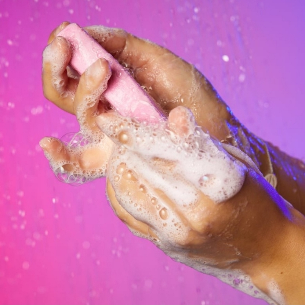 New Lush Keep it Fluffy Delight  Body Wash Exclusive 2023 Valentines collection